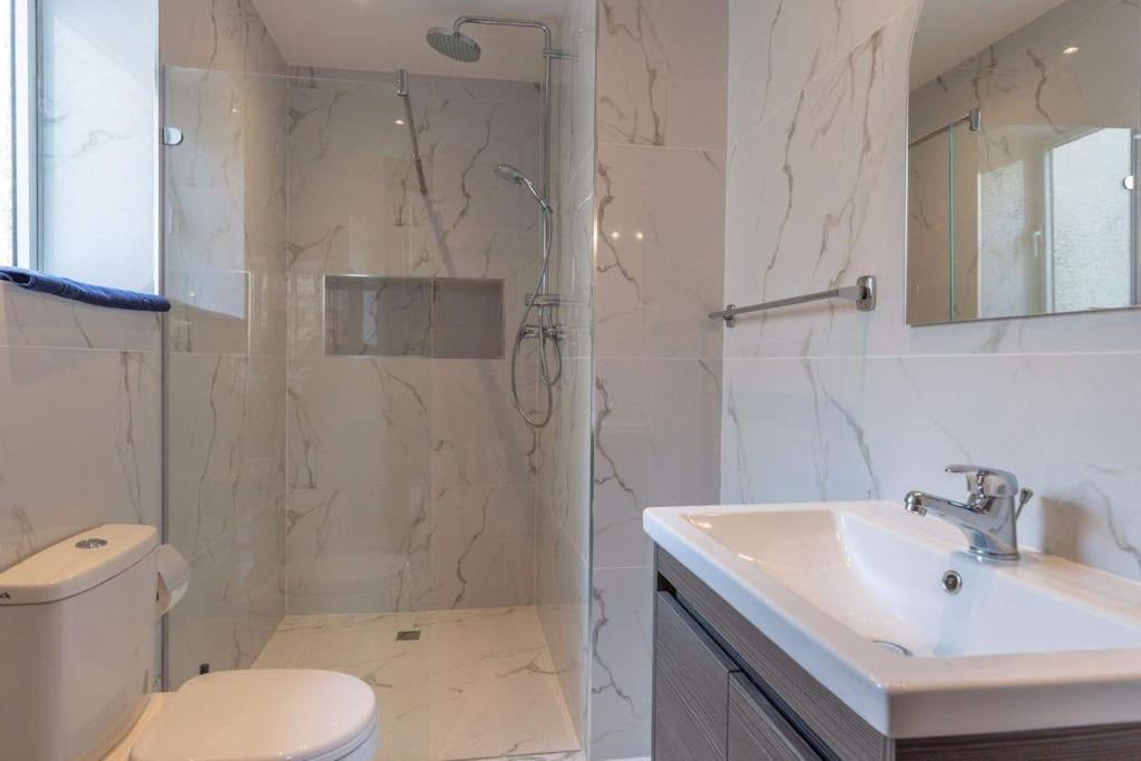 Spacious 4-Bedrooms Townhouse In Tas-スリーマ エクステリア 写真