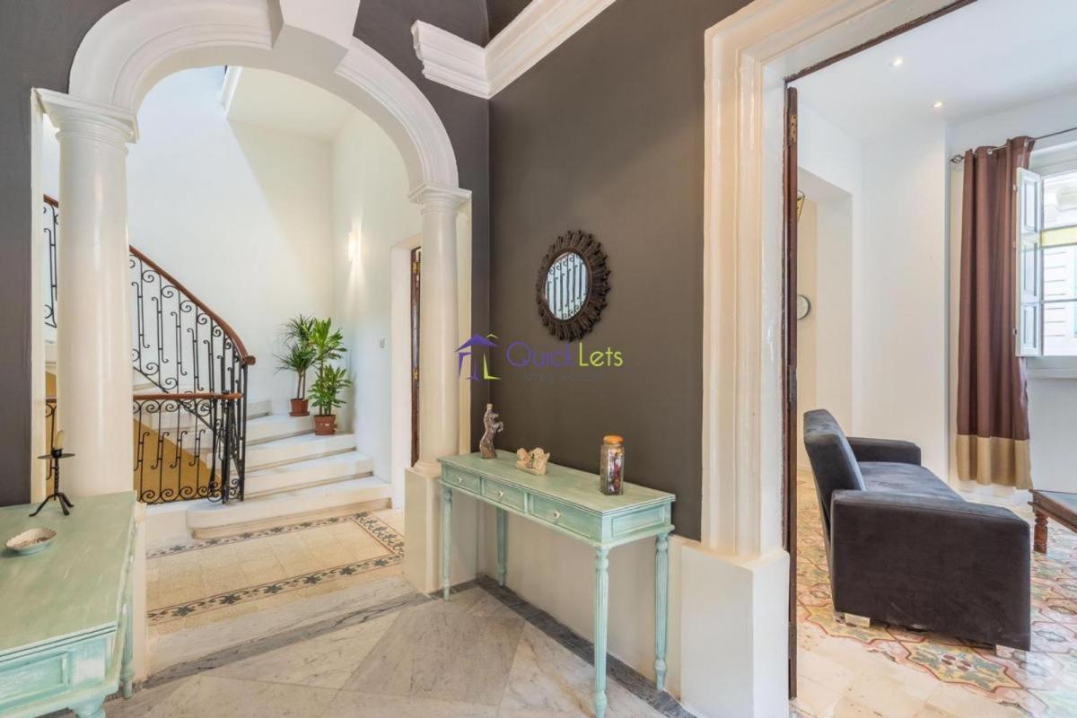 Spacious 4-Bedrooms Townhouse In Tas-スリーマ エクステリア 写真